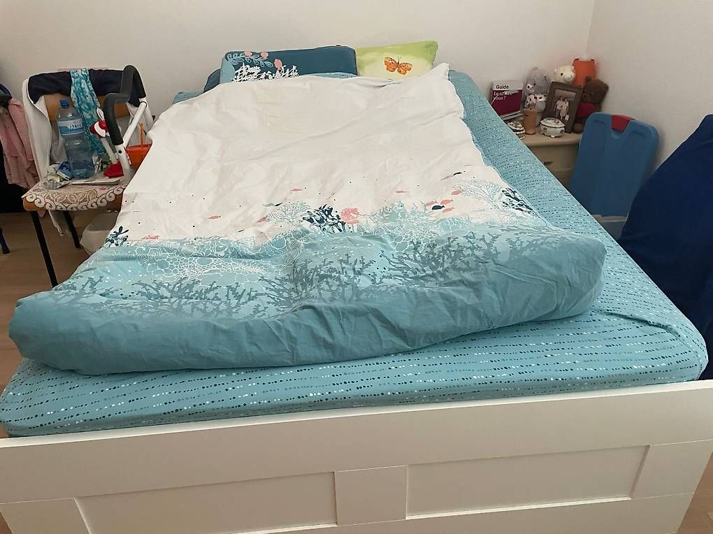 Materassi: Lit avec matelas à vendre 200chf – Usato da Orbe venduto da Kidji