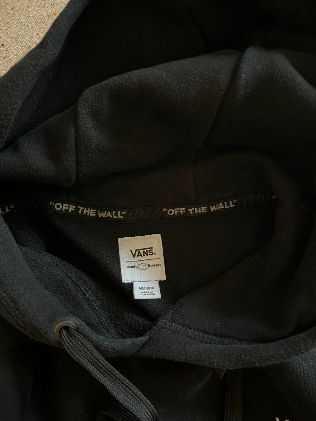 Maglioni & Felpe: KAPUZENPULLOVER VANS SCHWARZ – Usato da Zürich venduto da Ankawhi 2