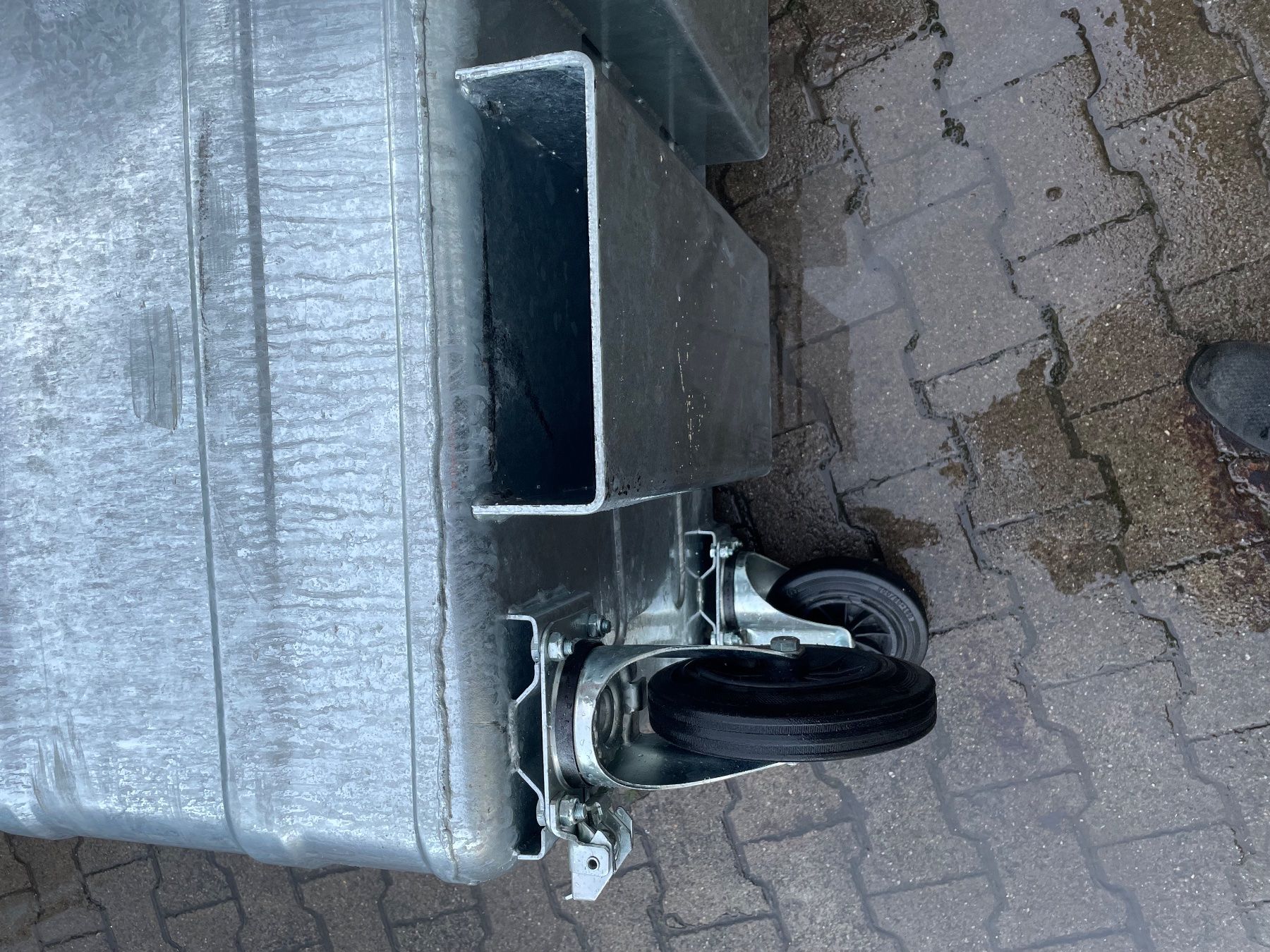 Altro per Ufficio & Commercio: Abfallcontainer Müllcontainer Container 800 L Stapelschlaufe – Usato da Neuenhof venduto da Tvr2 4