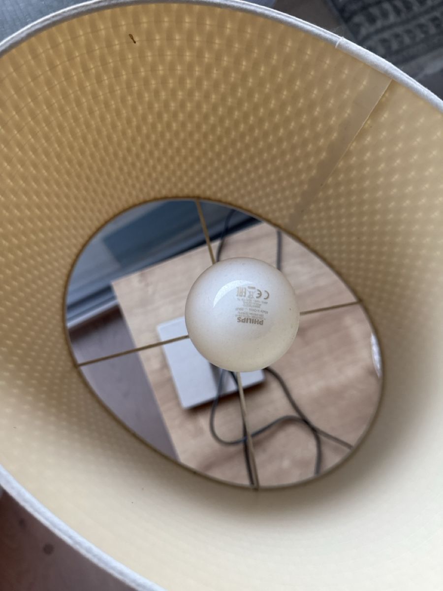 Ikea Lampade: Tischlampe mit Papierschirm – Usato da Dietlikon venduto da lot_rel 1