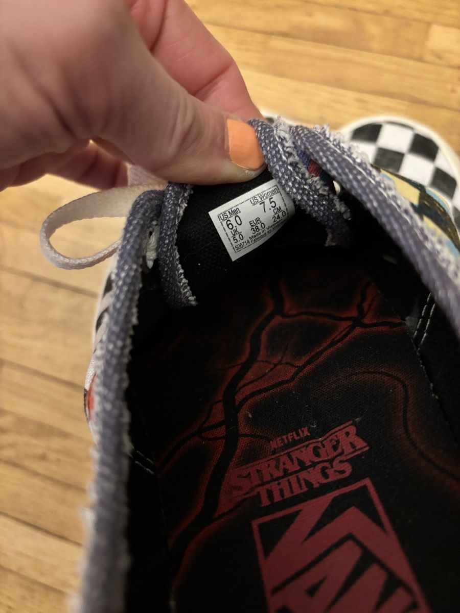 Vans Scarpe da uomo: Stranger Things / Vans Sneaker Gr.38 – Usato da St. Gallen venduto da heartbug 6