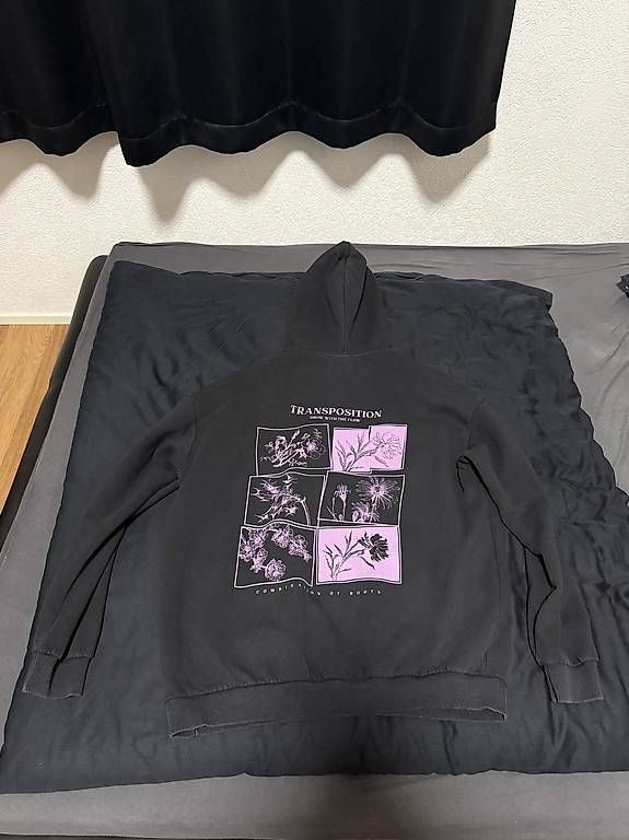 Maglioni & Felpe: Pull Yourturn Noir avec Dessin au dos Taille XL – Usato da Chézard-St-Martin venduto da keke_0675 3