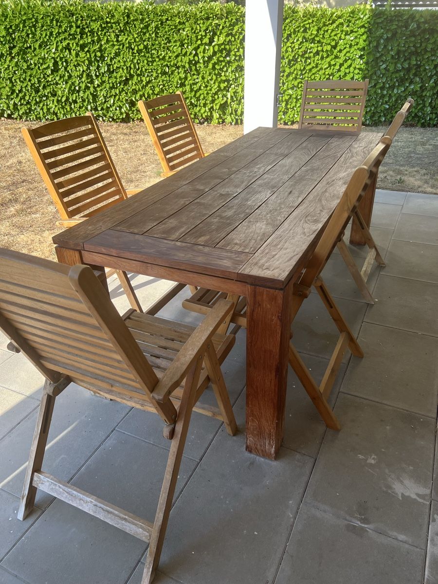 Tables: Gartentisch mit 6 Stühlen Holz gebraucht – D'occasion à Buchs AG par Balisto0