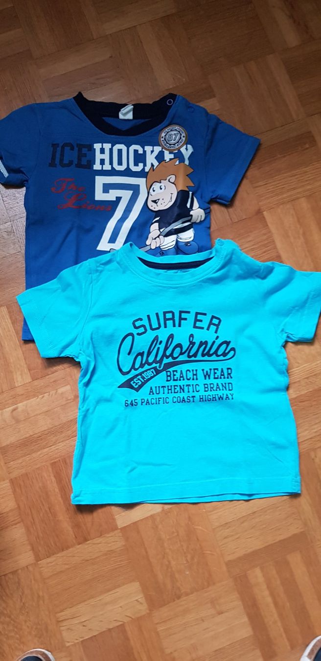 Camicie, T-shirt & Polo: 2 T'Shirts blau, Gr. 86/92 – Usato da Dietikon venduto da grafad