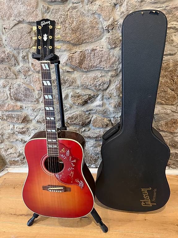 Strumenti musicali: GIBSON HUMMINGBIRD CUSTOM SHOP 1960 ADJUSTABLE BRIDGE – Usato da Riehen venduto da mshhb