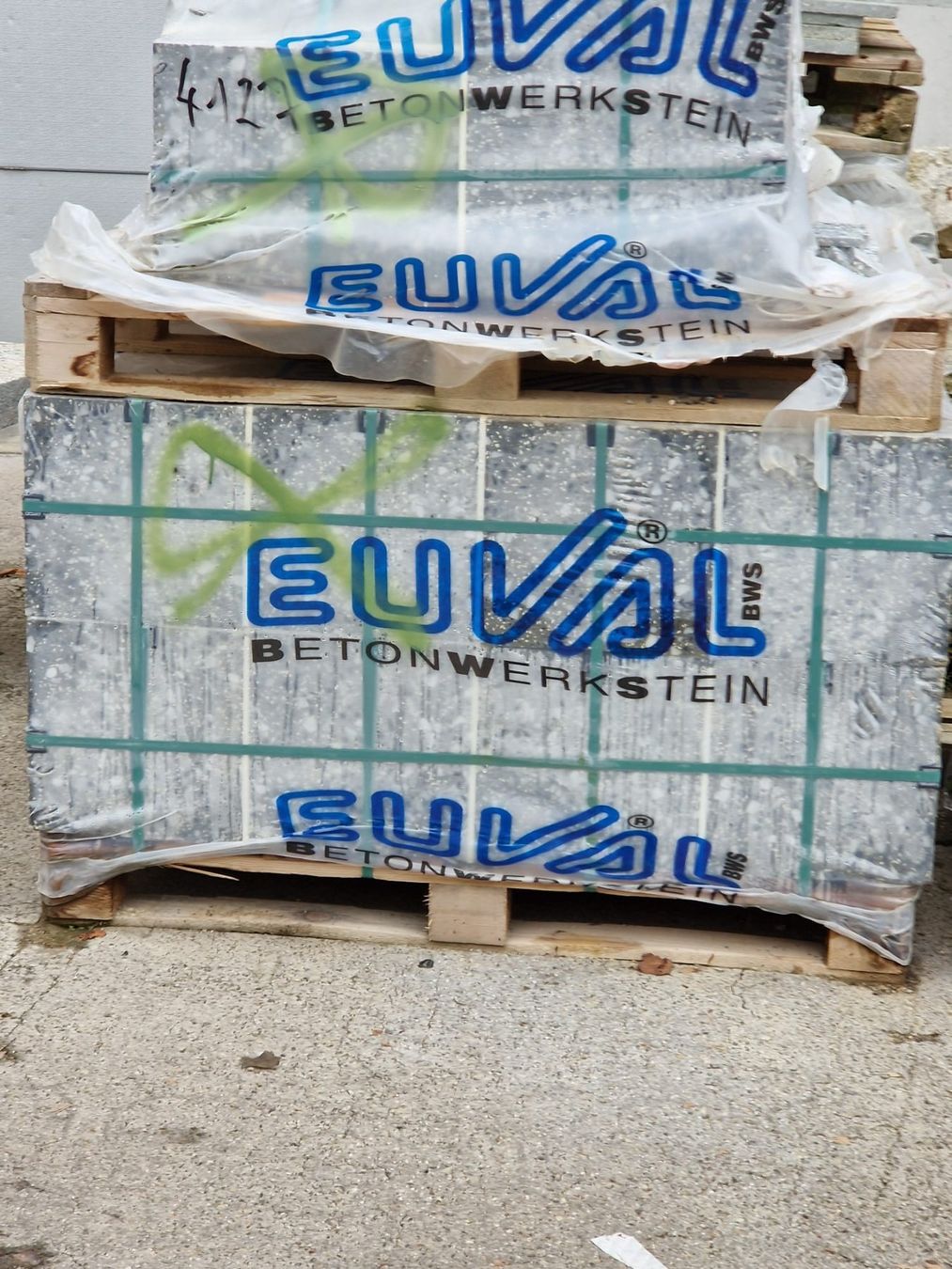 Bodenbeläge: Kunststein-Bodenplatten neu – Neu und originalverpackt aus Neftenbach von Luegauda 1