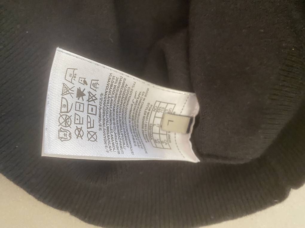 Canottiere & Pantaloni: Maglia marca GUESS – Usato da Gordola venduto da Funghy 1