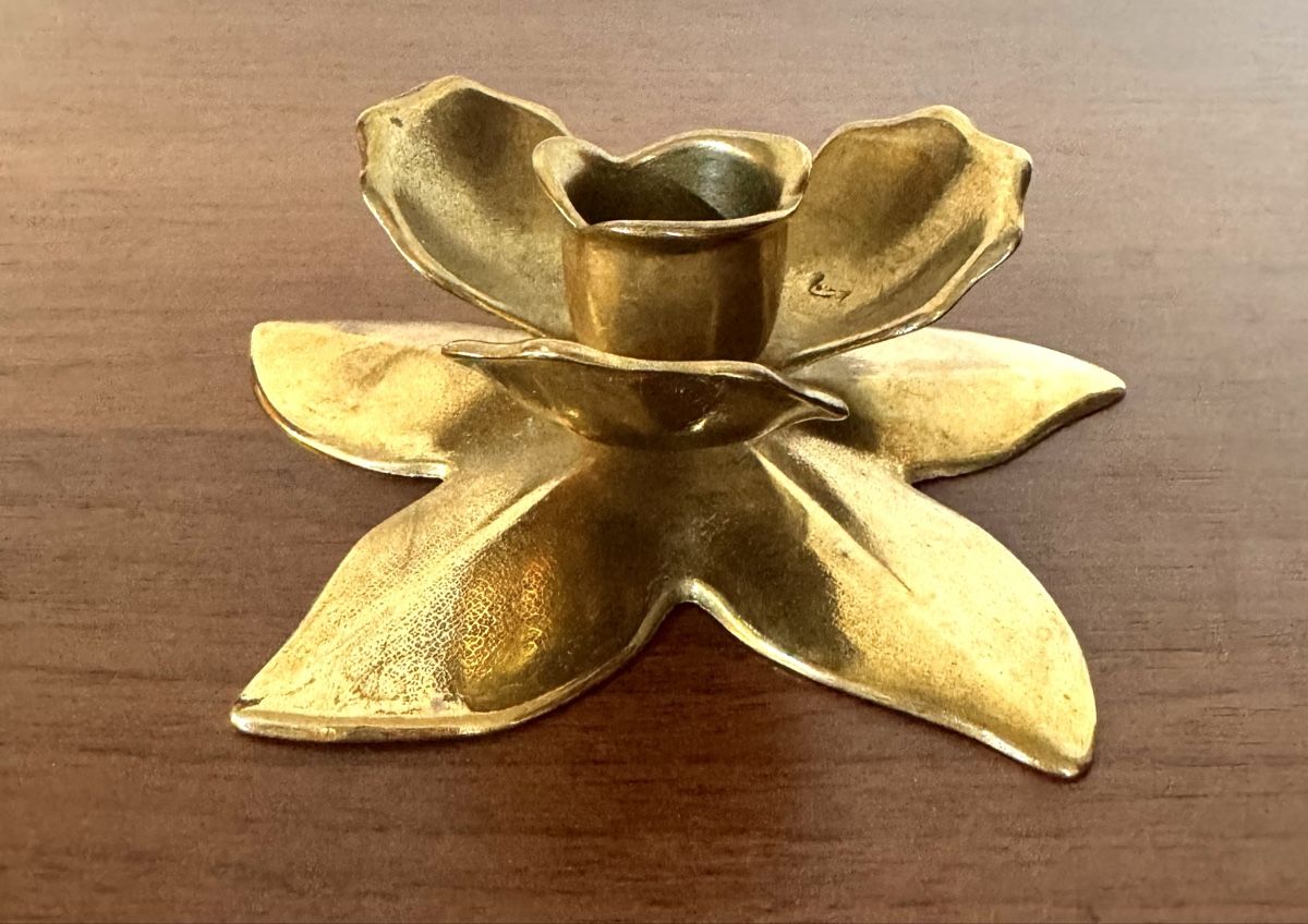 Portacandele: Vintage Lotus Kerzenhalter aus Messing – Usato da Balsthal venduto da Narulya