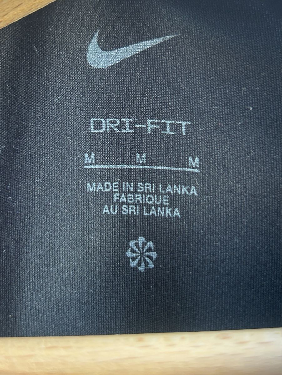 Nike Top: Haut noir Nike Running – Usato da Vessy venduto da tania4284 4