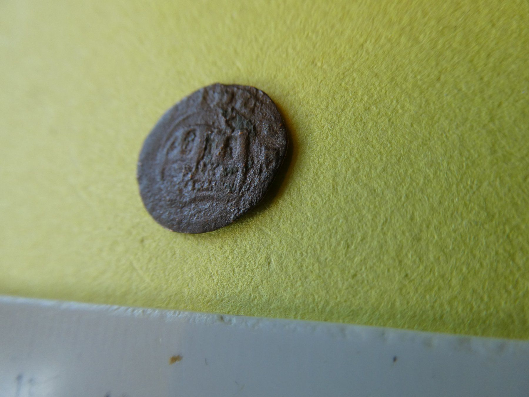 Alle Münzen: uralte Bronzemünze   15 mm     0.80 g – Gebraucht aus Hinterforst von Rohusri 3