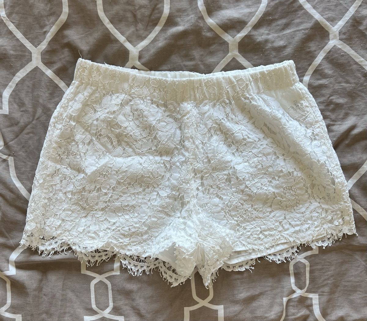 Pantaloni: Weisse Shorts mit Spitze in Gr. XL – Nuovo (secondo la descrizione) da Kallnach venduto da sta_sy57