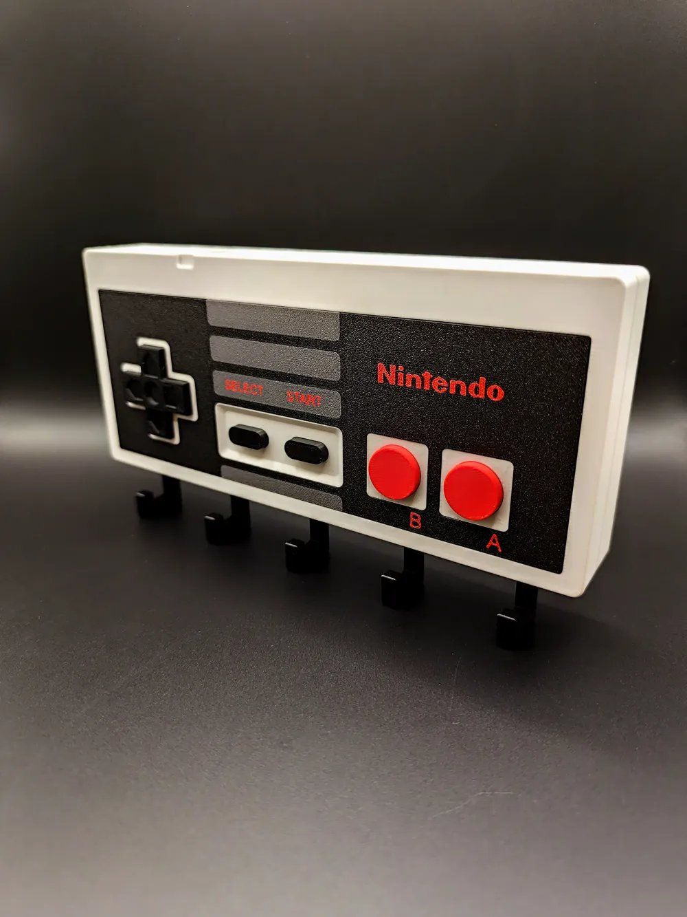 Eisenwaren: Retro NES Controller Schlüsselhalter – Neu (gemäss Beschreibung) aus Niederweningen von Wellington3D 2