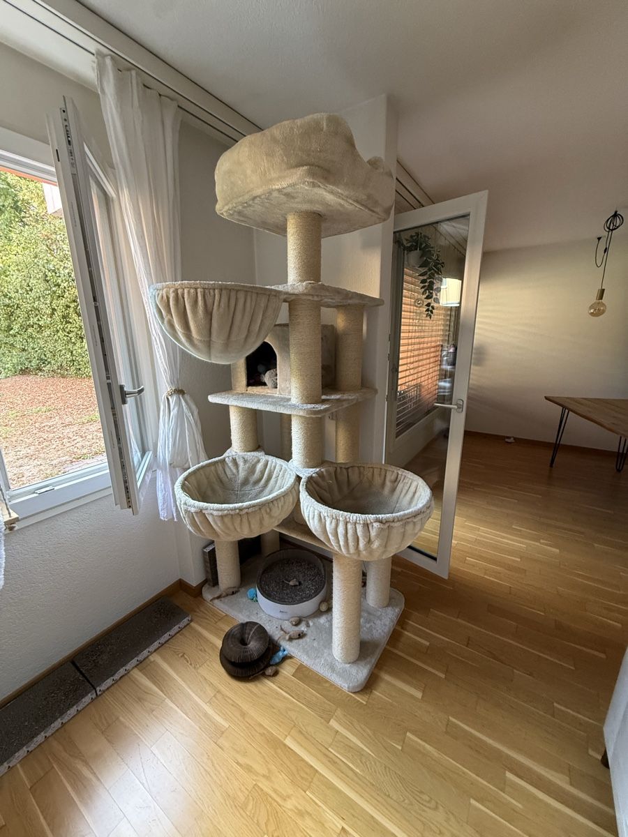 Tiragraffi: Grosser Katzenbaum  – Usato da Einigen venduto da Leve114 3