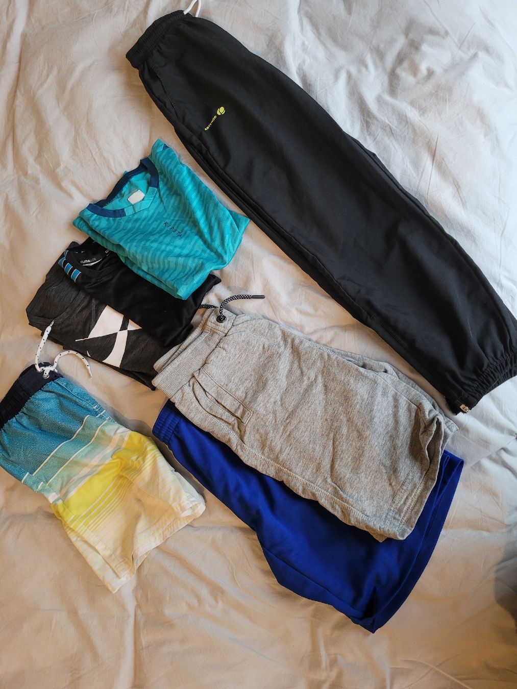 Lotti & Set di vestiti: Sportset 140 – Usato da Burgdorf venduto da Pascal846
