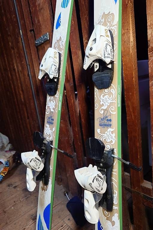 Skis: Ski Scott realm – Gebraucht aus Bern von sum_ymv6 3