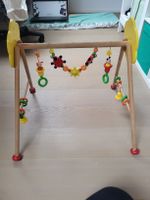 Holz Spielbogen mit Anhängern guter Zustand