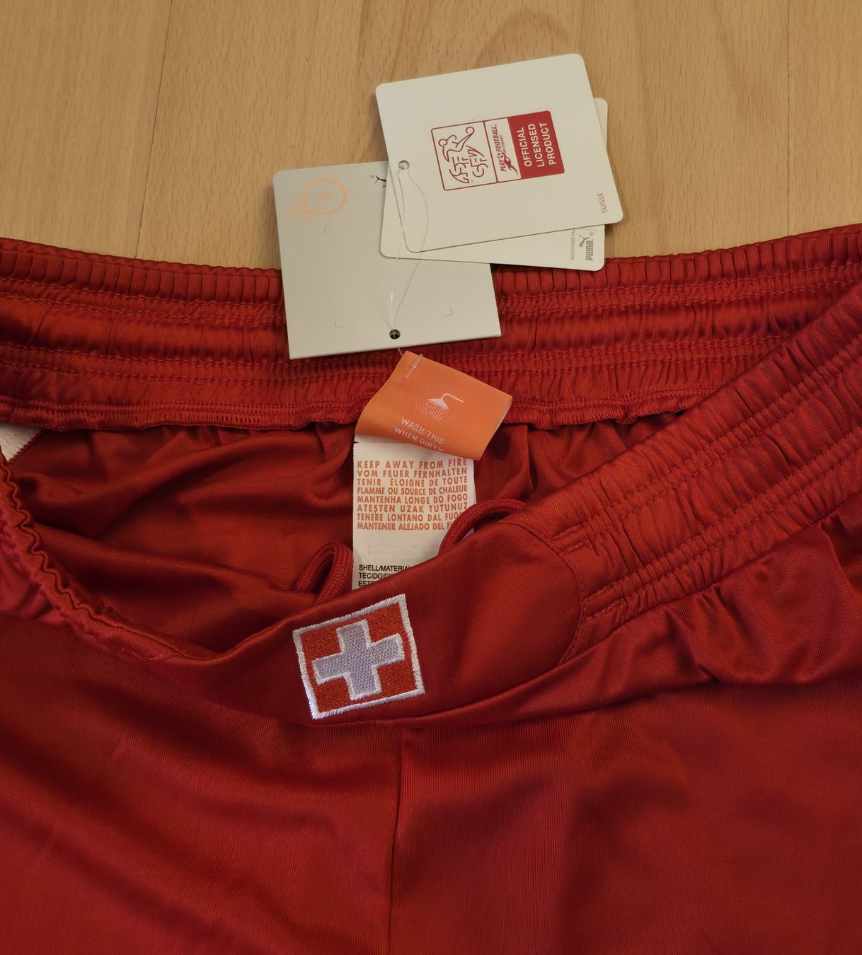 Puma Pantaloni: Schweiz Nati Puma Shorts, Grosse S – Usato da Le Mouret venduto da Pantini 2
