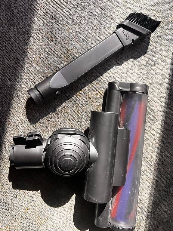Staubsauger & Zubehör: Dyson Spezielbodendüsen  – Gebraucht aus Pratteln von Luxus.Fee