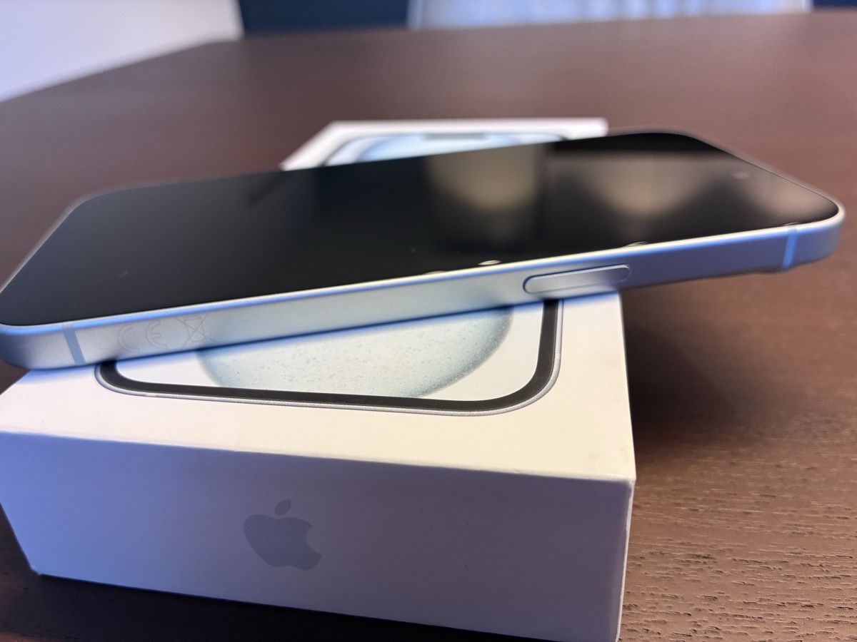 Apple Telefoni cellulari / Smartphones: iPhone 15 256gb wie neu!!! – Nuovo (secondo la descrizione) da Weinfelden venduto da can_r565 6
