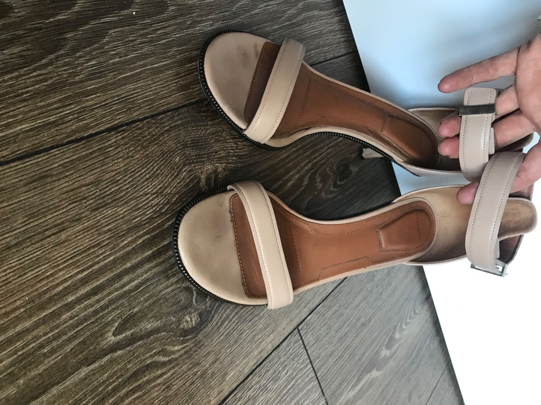 Givenchy Scarpe da donna: Givenchy sandales 39 – Usato da Grimisuat venduto da eliseba88 1