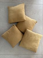 Lot de 4 coussins décoratifs, parfait état.
