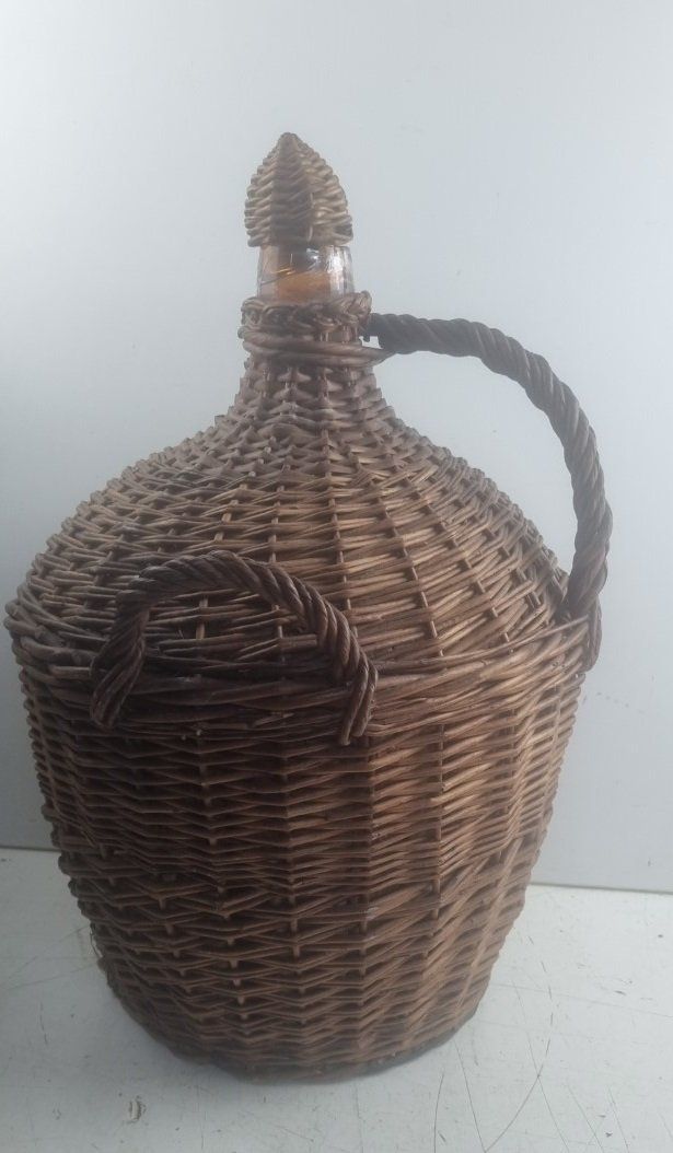 Tutte le decorazioni: Alte Korbflasche als Deko – Usato da Flums venduto da Flumsantik