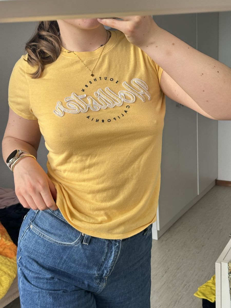Hollister T-shirt: Hollister T-shirt – Nuovo (secondo la descrizione) da Oberwil BL venduto da viviii.mz