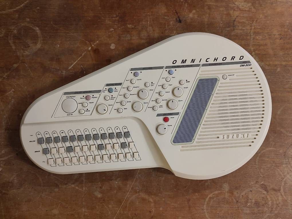Suzuki Strumenti musicali: Omnichord OM-300 – Usato da Zürich venduto da Roessler0