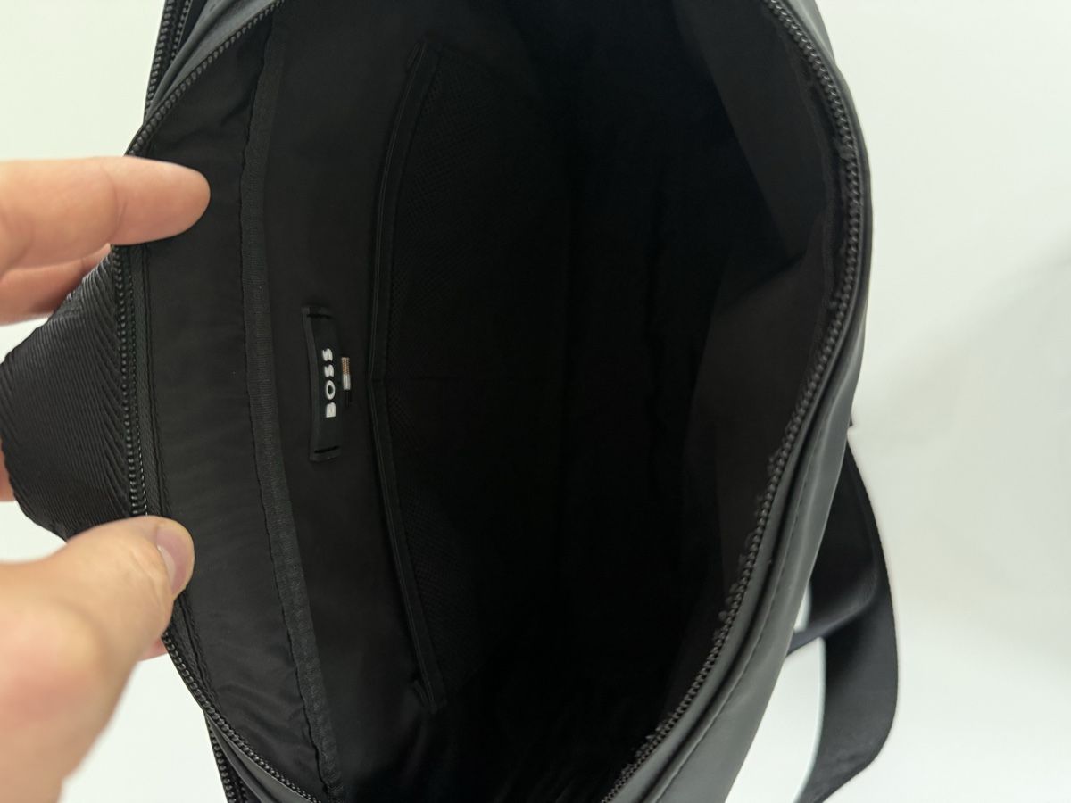 Hugo Boss Borse: Hugo Boss Messenger – Nuovo (secondo la descrizione) da Ueken venduto da salomon.t9 3