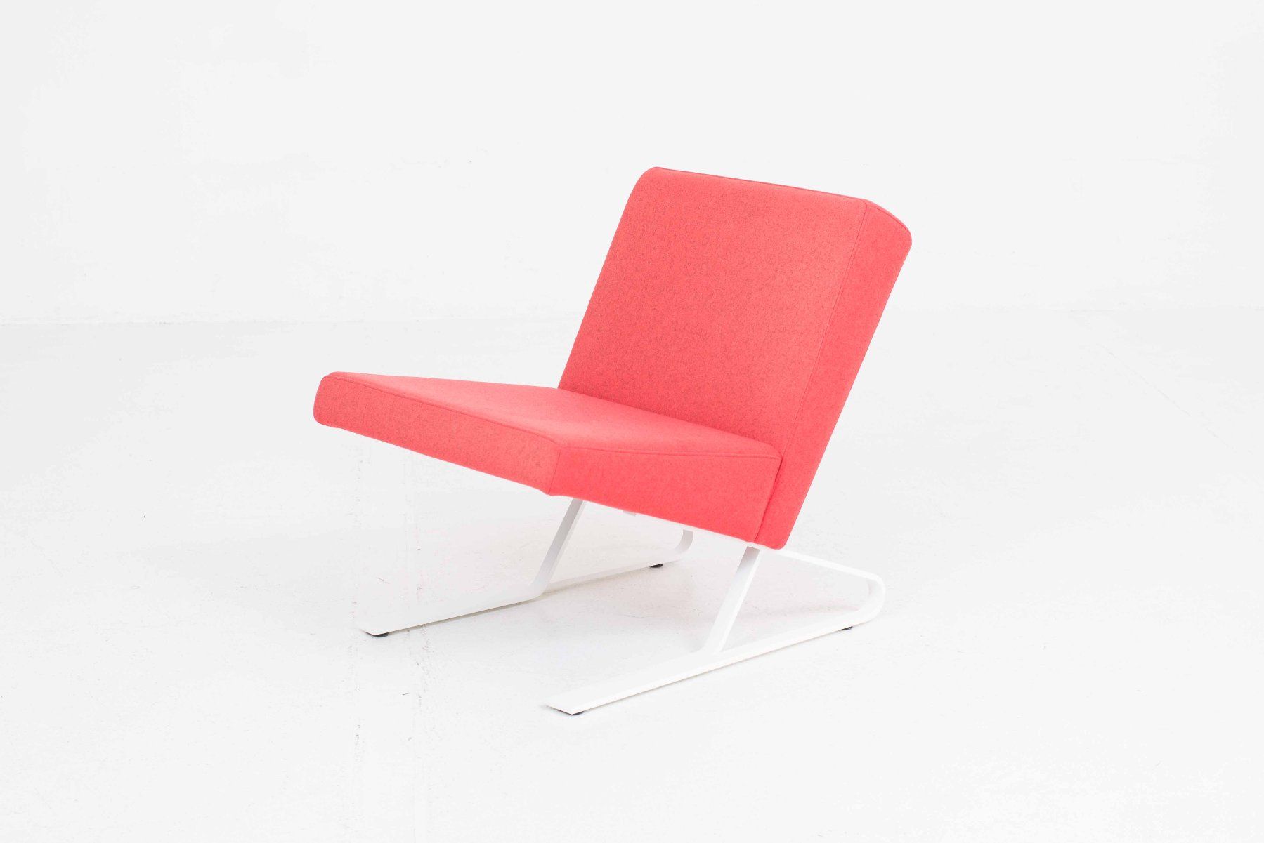 Classicon Poltrone: ClassiCon Satyr Sessel von For Use in rotem Stoff – Usato da Zürich venduto da STUZH38 1
