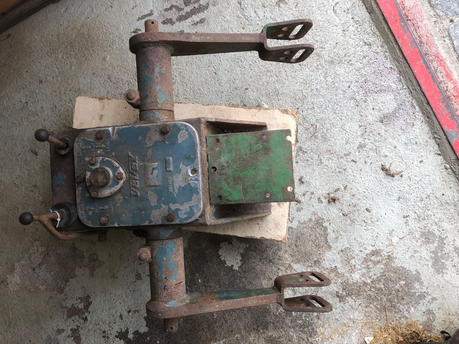 Vevey Hydraulik Hubwerk, Diesel-Wasser-Pumpe, klein Material (Defekt) in  Sierre fr CHF 320  nur Abholung auf Ricardo kaufen