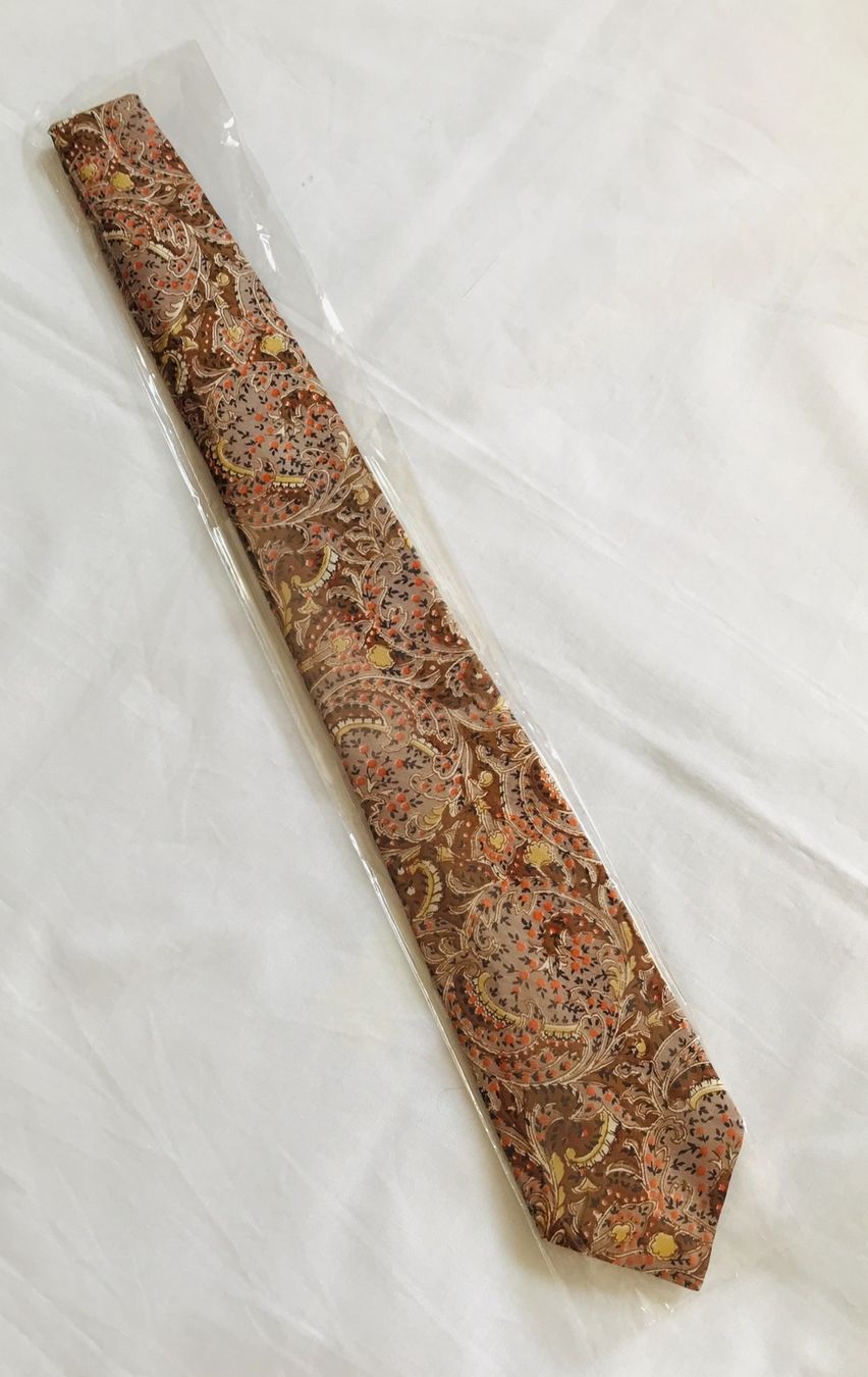 Cravatte: Brand new silk tie. – Nuovo e nell'imballaggio originale da Tagelswangen venduto da fireiceprincess 3