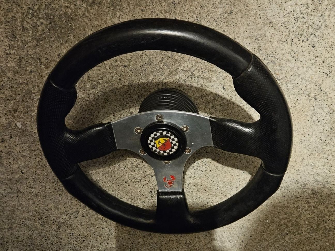 Abarth Alle Autoersatzteile: Steuerrad Abarth – Gebraucht aus Bern von Respirit 1