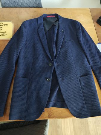Hugo Boss Anzug komplett dunkelblau, Grösse Anzug 52
