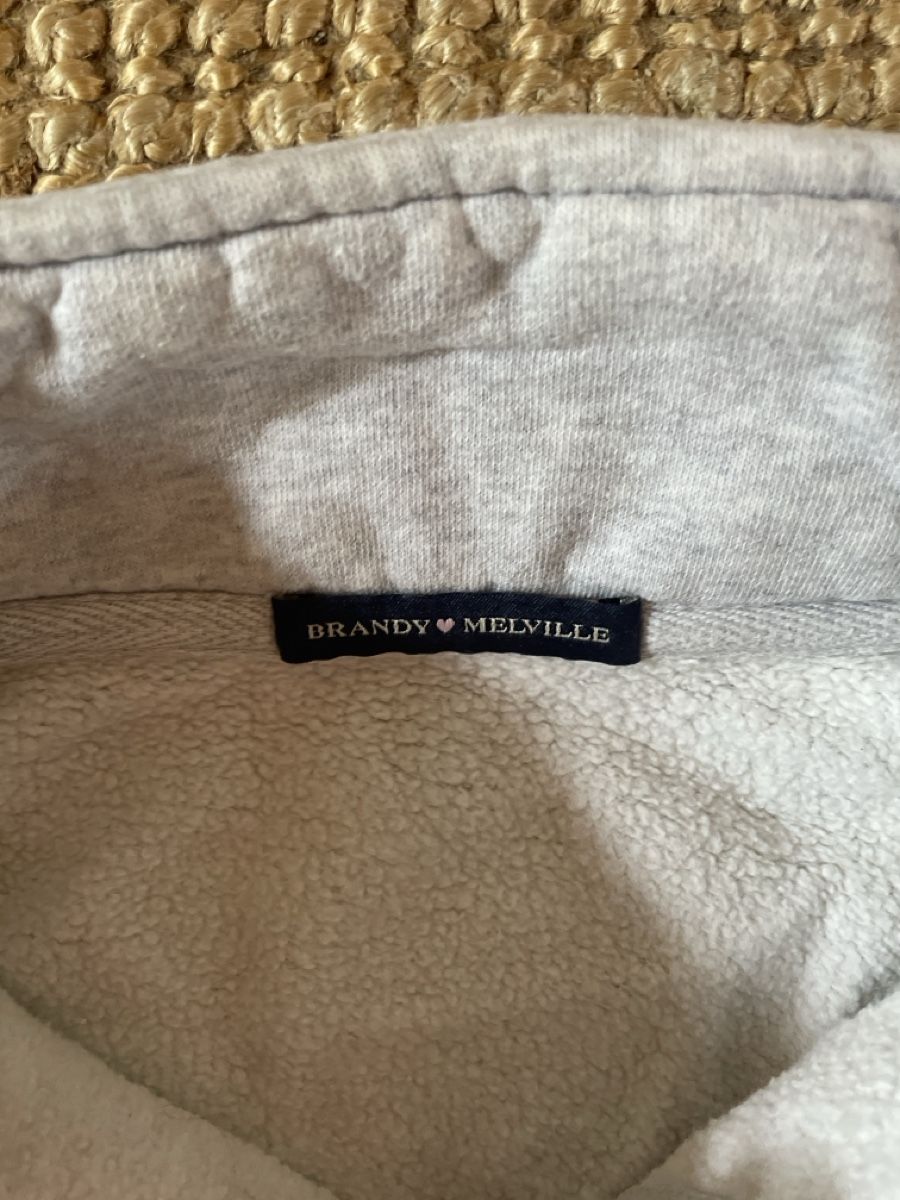 Brandy Melville Maglioni & Felpe: Pullover hellgrau Brandy Melville Grösse One Size guter Zust – Usato da Zürich venduto da pae_ynz6 1
