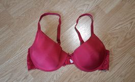 Roter BH mit Spitze Gr. 85C