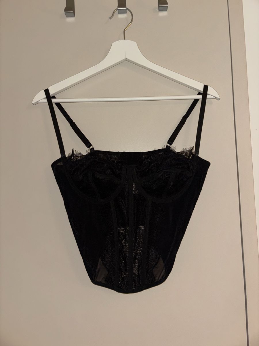 Top: Schwarzes Bustier mit Spitze. Grösse XL – Nuovo e nell'imballaggio originale da Arbon venduto da Viktoriaa 1