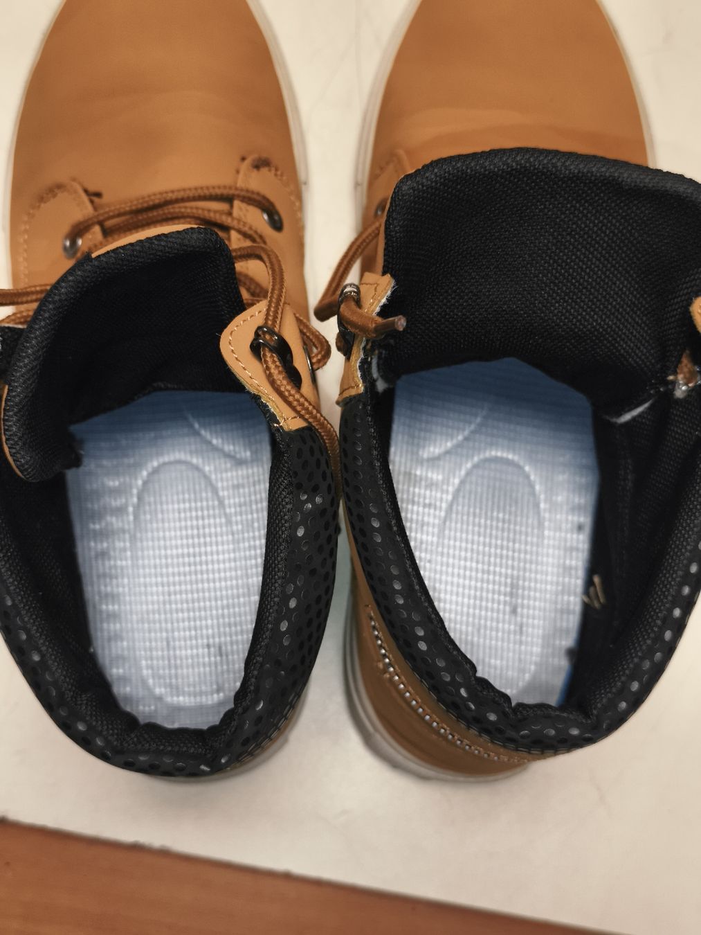 Scarpe da uomo: Topmodische Freizeit-Boots braun, Grösse 41(em77) – Usato da Künten venduto da Schnaepplihuus 7