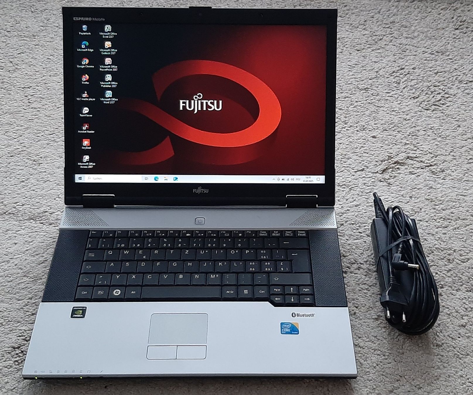 Fujitsu Notebook: FUJITSU Mobile V6555 15.4 Zoll, Win.10 & Office – Usato da Magden venduto da SelHas