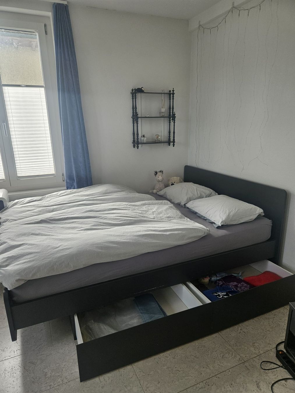 Letti: Doppel-Bett mit Schubladen und Nachttisch – Usato da Murten venduto da and_b9rp 1