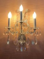 Wandlampe mit Kristallen