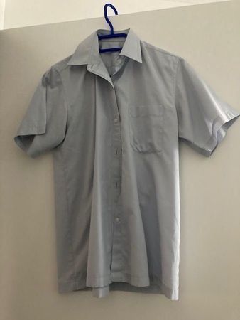 Bluse hellblau Kurzarm, ca. Gr. 38 (von Schneider genäht)