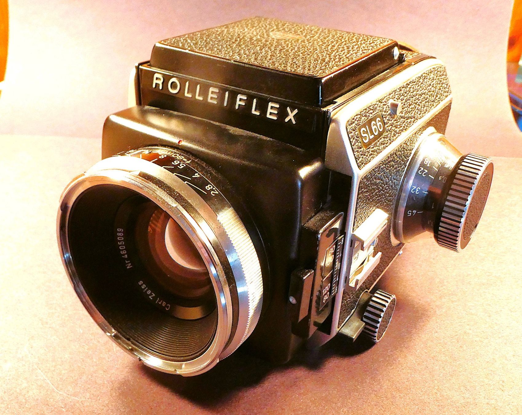 Rollei Fotocamera: Rollei SL66 Mittelformat Kamera + Cullmann Stativ – Usato da Thal venduto da Danny82 4