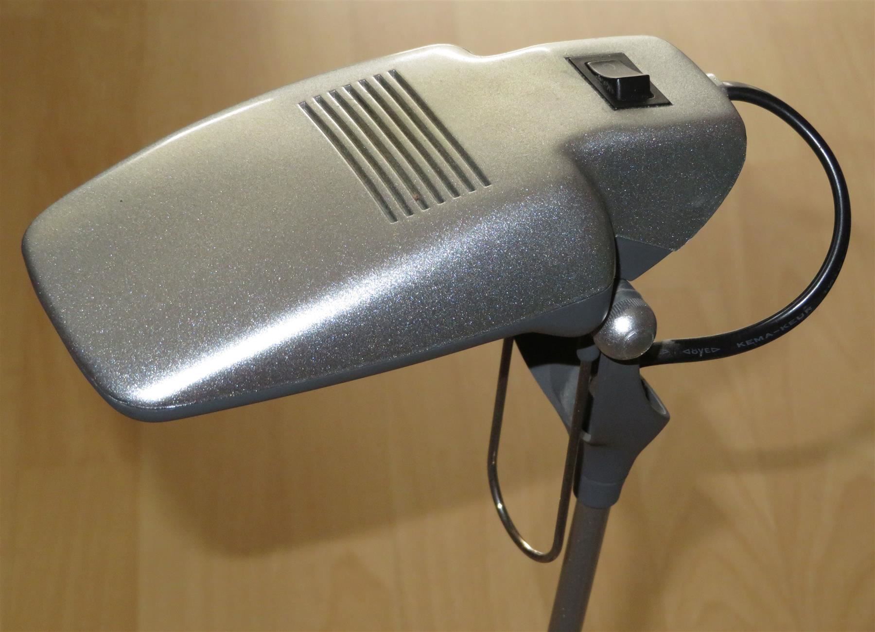 Lampade: Tischleuchte Tischlampe Arbeitsleuchte Halogen – Usato da Oberriet SG venduto da ganesh435 3