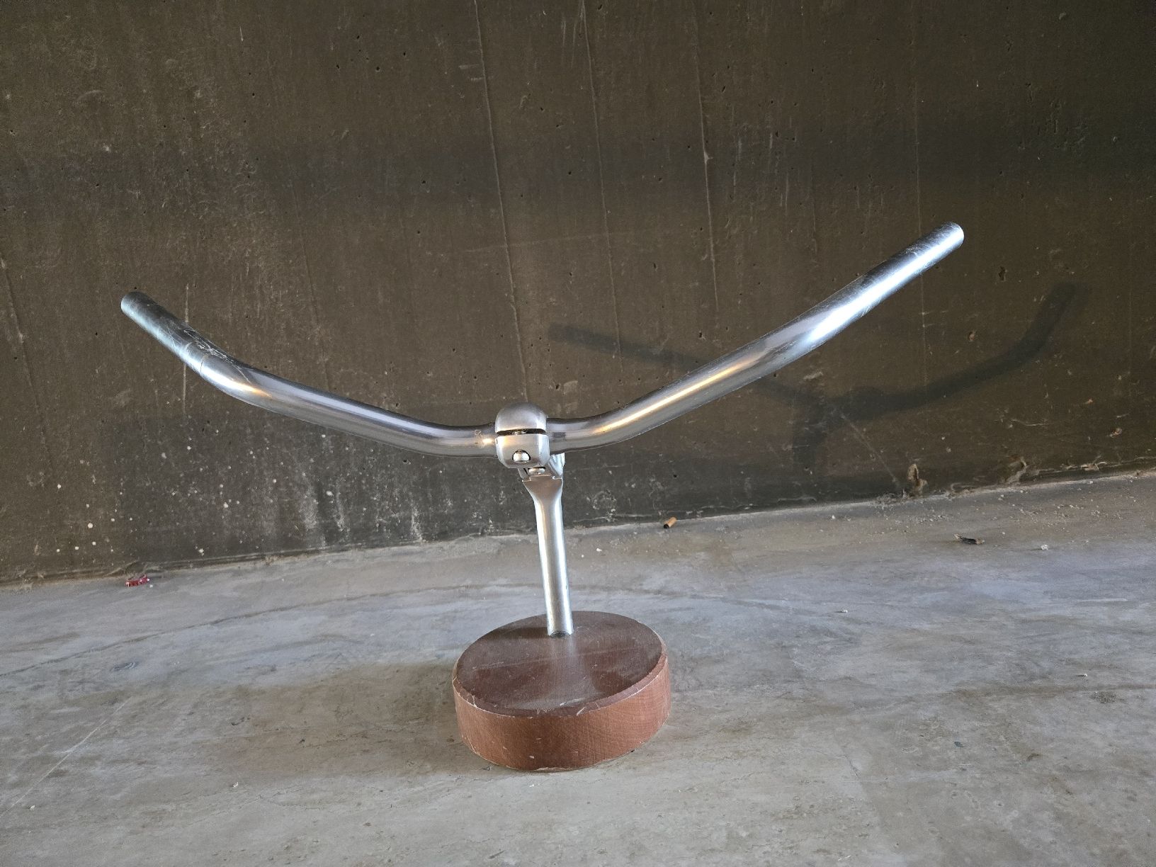 Pezzi di ricambio: Guidon vélo et potence sur support bois – Usato da Genève venduto da xso_dm5n