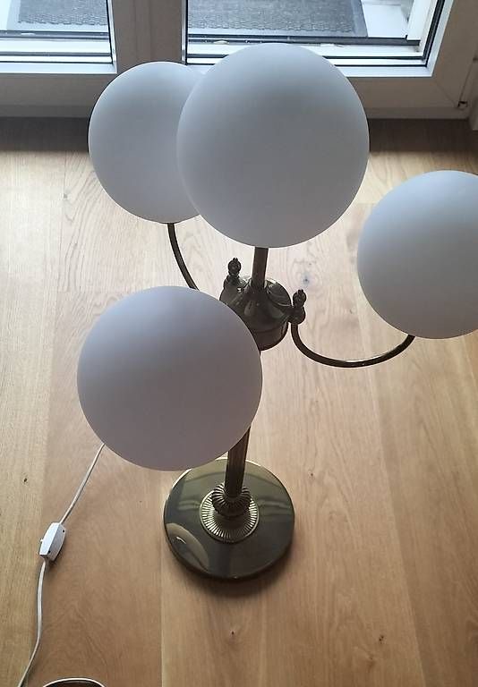 Lampade: Stehlampe mit vier Glaskugeln – Usato da Steinach venduto da Tsgweh 2
