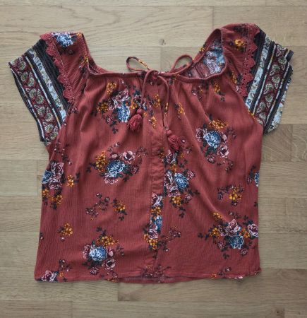 Floral Off-shoulder blouse