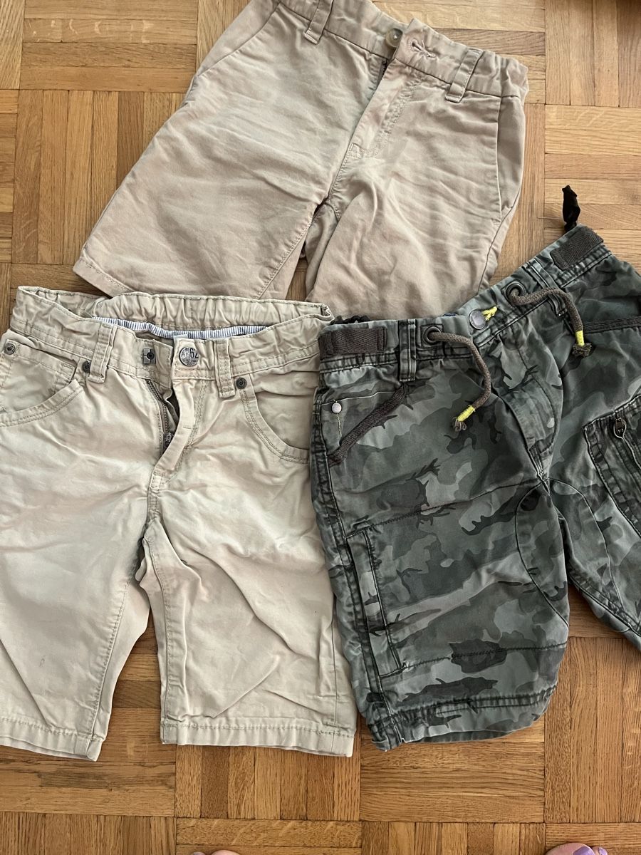 Kleiderpakete & -sets: Lot de short 5/6 ans – Gebraucht aus Bellevue von utilisatratice