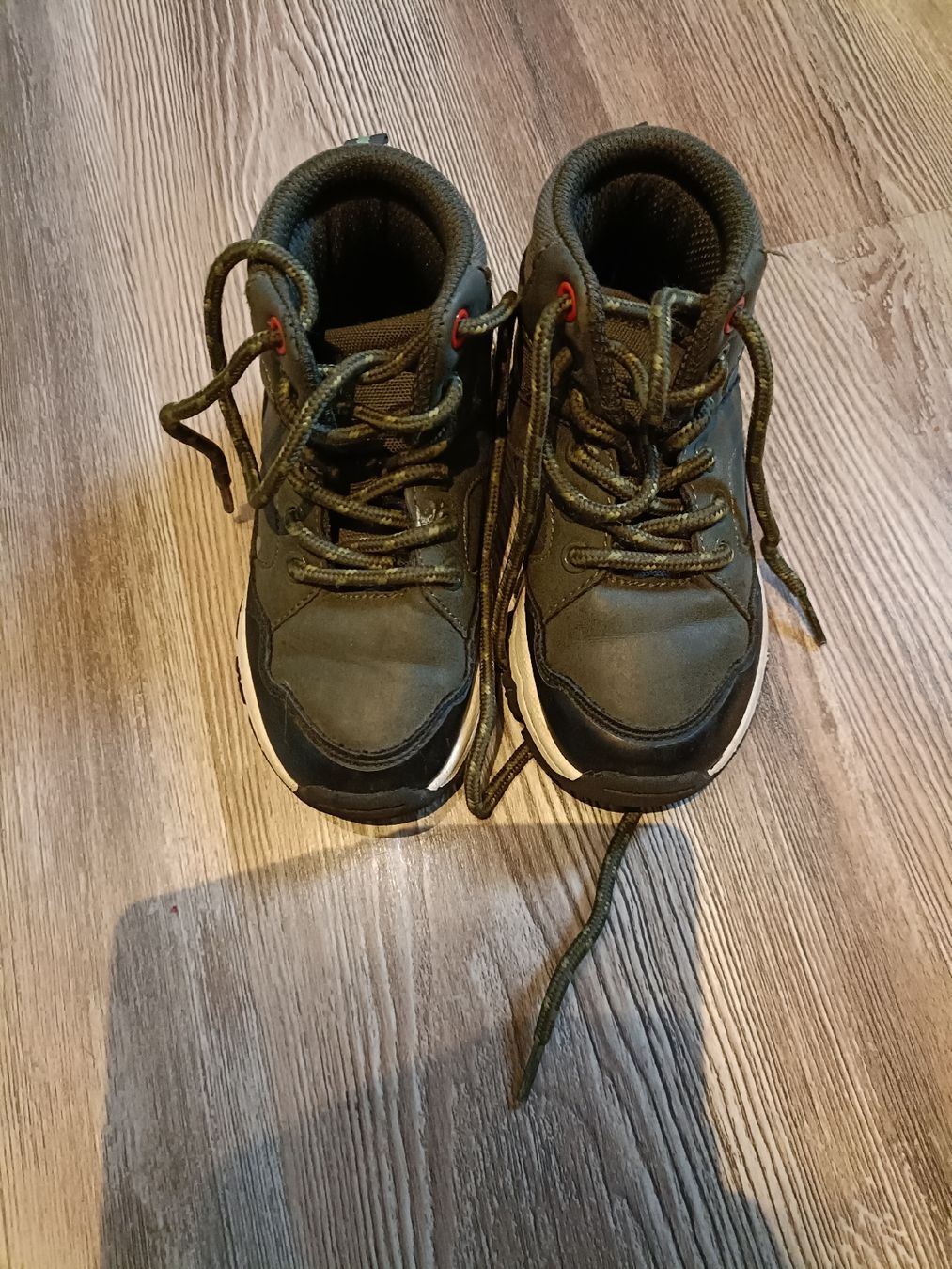 Chaussures garçon: Wanderschuhe Gr. 25/26 – D'occasion à Tenniken par Pasci1990