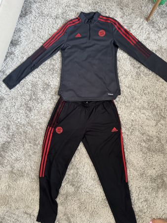 Adidas FC Bayern Trainingsanzug schwarz rot Grösse S M